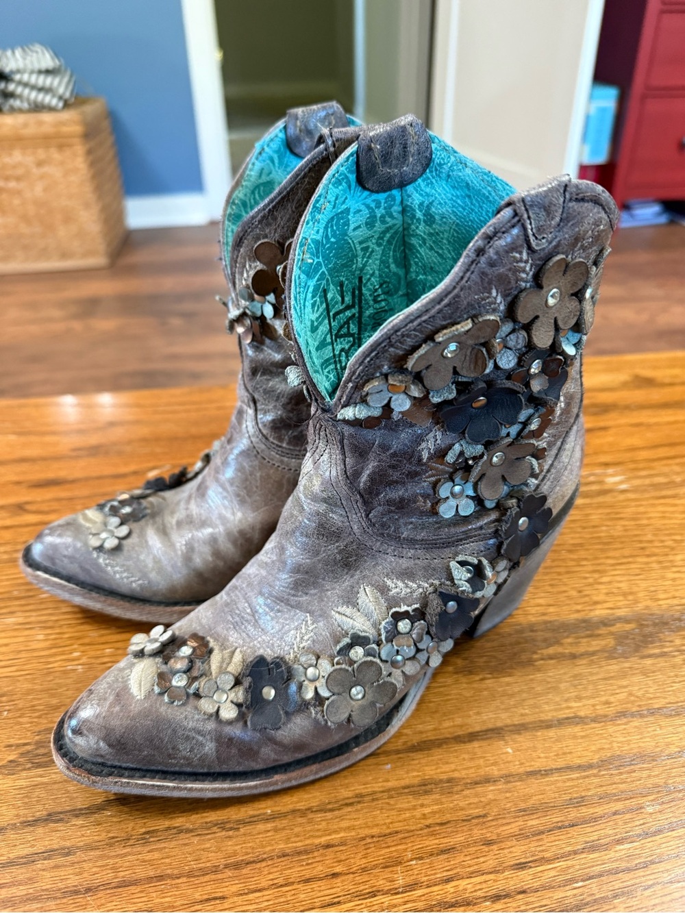 Brown Floral-Appliqué Women's Western Ankle Boots with Teal Lining